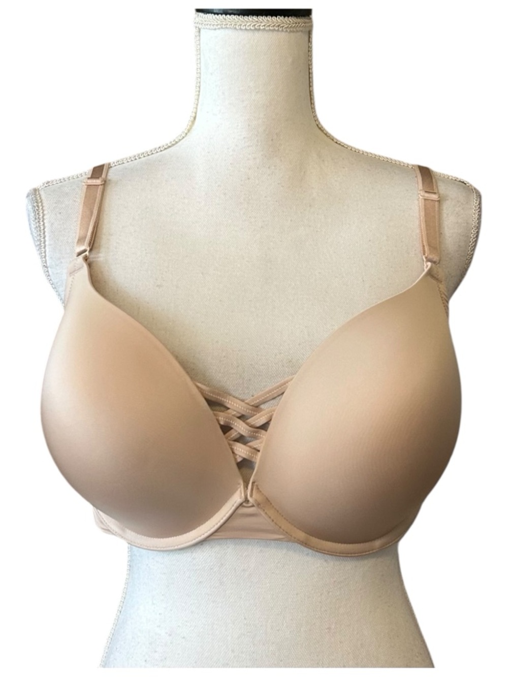 Torrid XO Plunge Push-Up Smooth Bra SZ 38DDD in Nude